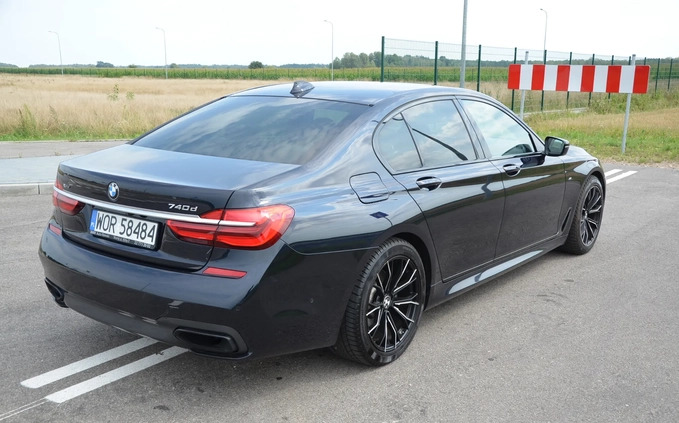 BMW Seria 7 cena 150000 przebieg: 205000, rok produkcji 2017 z Zambrów małe 781